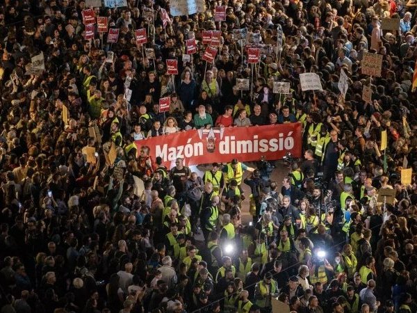 29M: huelga general en el País Valencià para exigir responsabilidades por la gestión de los políticos y la patronal durante la&nbsp;DANA