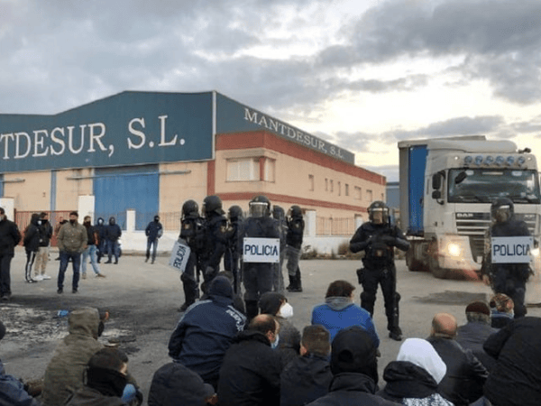 Arranca con fuerza la huelga del metal de Cádiz: represión policial, barricadas y solidaridad&nbsp;obrera