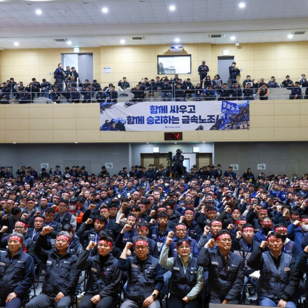 Corea: más de 20.000 trabajadores subcontratados reclaman derechos de negociación a Hyundai y&nbsp;POSCO