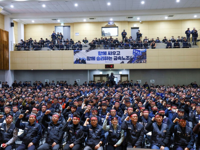 Corea: más de 20.000 trabajadores subcontratados reclaman derechos de negociación a Hyundai y&nbsp;POSCO